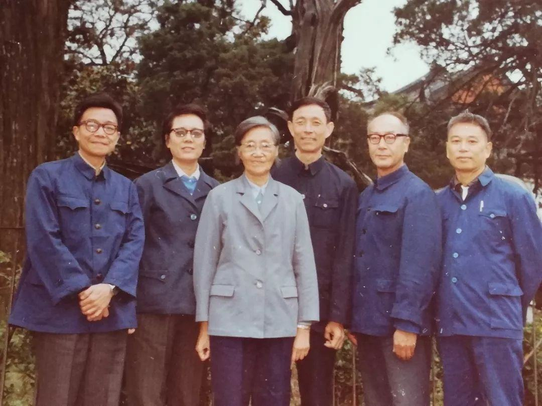 隐身三十年核物理学家回国，被问为何回来？一席话让记者当场泪目