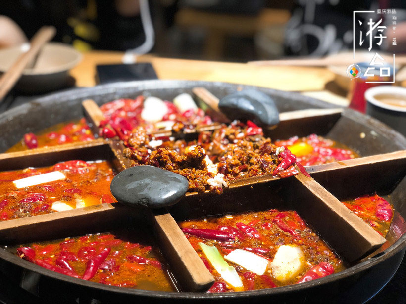 吃在重庆北仓，辣晕人的洋马儿火锅，麻辣牛肉码了6种辣椒