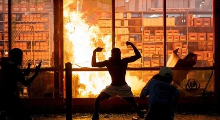 70多个城市乱成一锅粥，天道有轮回苍天饶过谁？