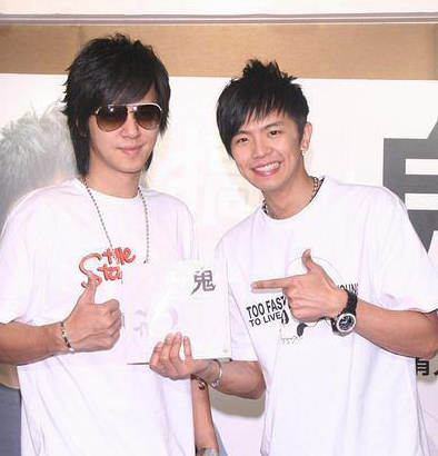 2020年末，回顾10位离世的港台名人，躲过疫情却