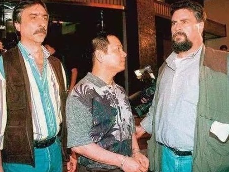 刘德华曾被崩牙驹胁迫？向华胜连夜赶来求情，赌王何鸿燊出面摆平
