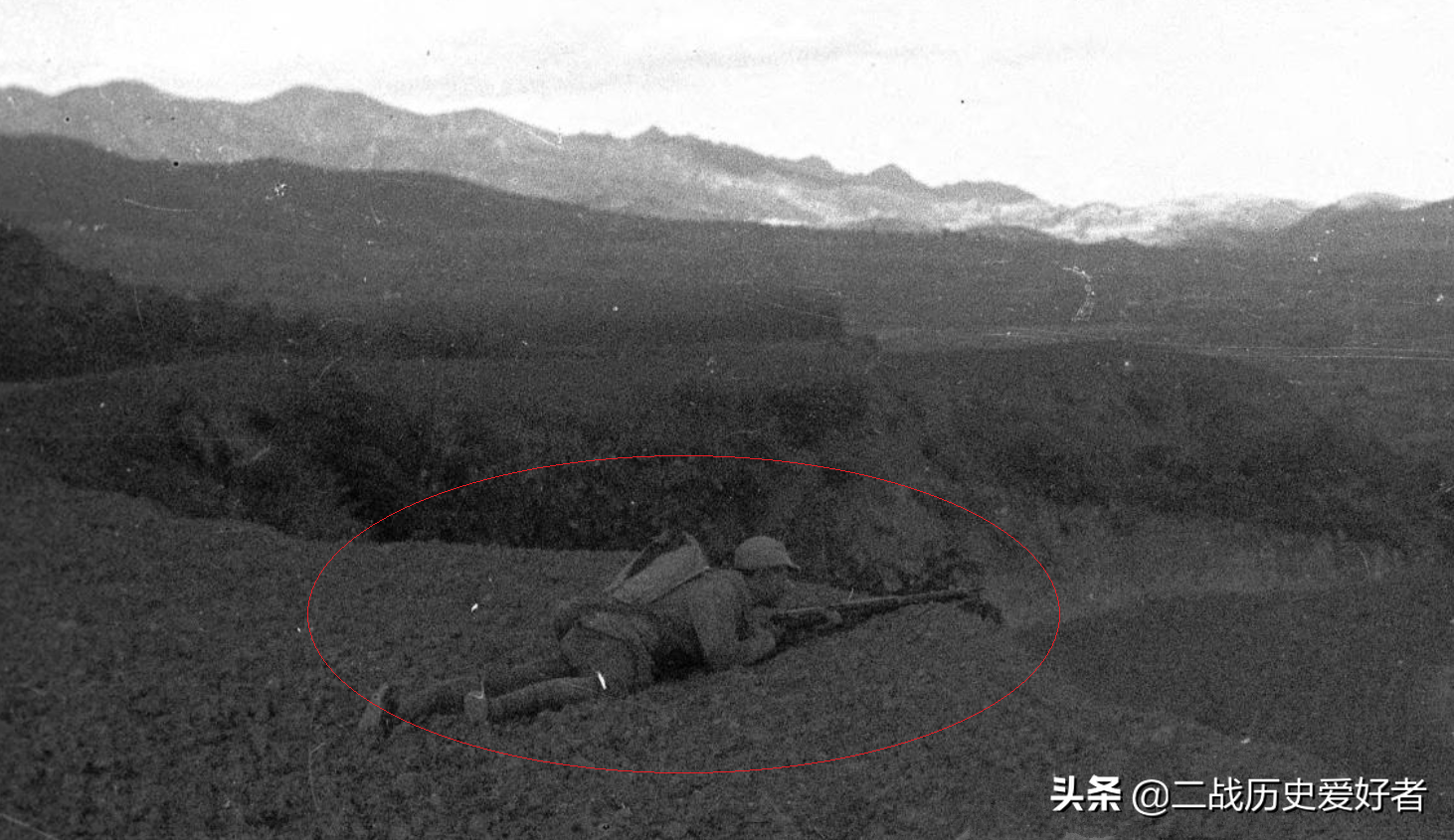 攝影師拍下八路軍放冷槍的真實(shí)場景，原來這也是一門技術(shù)活