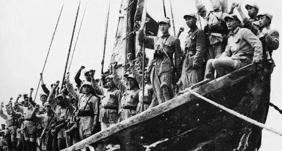 解放海南岛时，林彪反复请求海空军参战，毛主席为何不批准？