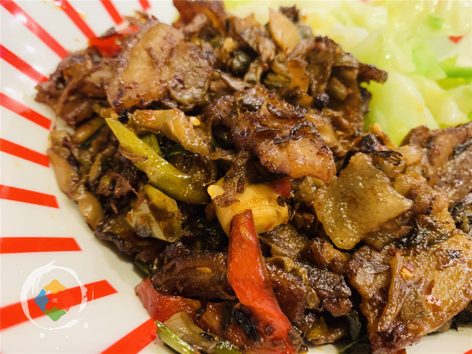 重庆乡村基新品，为本地人定制的烧白与回锅肉，性价比有多高？﻿