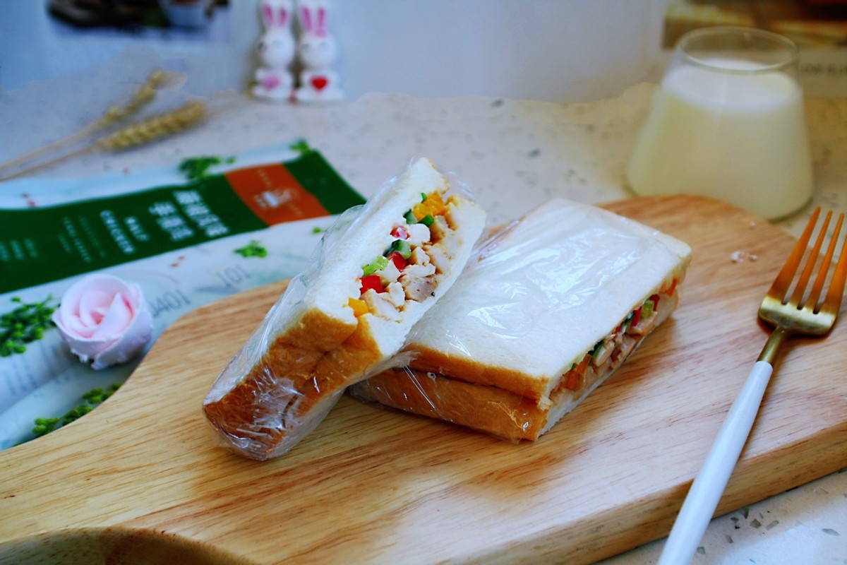 自制鸡肉三明治，简单快手，适合上班族，早餐的好选择