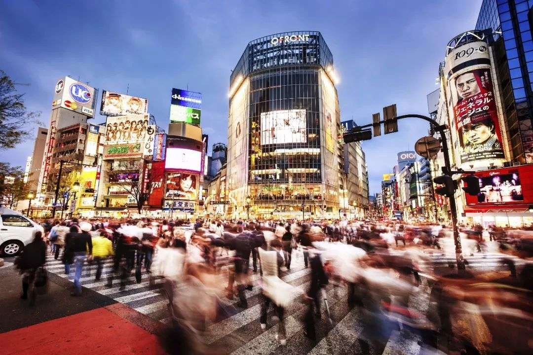 跟马云看法完全相反，曹德旺一语中的！互联网只是工具而已