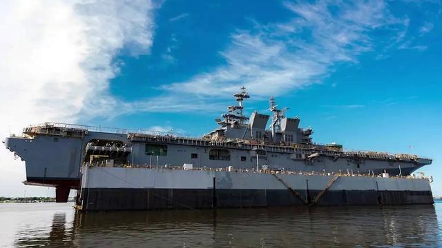 法国巨舰欲卖中国 没成想咱压根看不上 国产4万吨巨舰闪耀全球