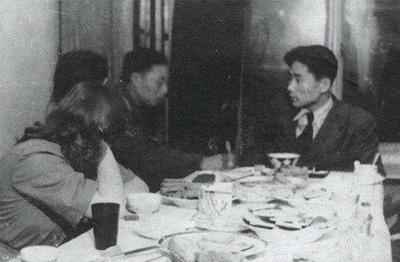 毛岸英：8岁生日失去母亲，新婚一年牺牲战场，