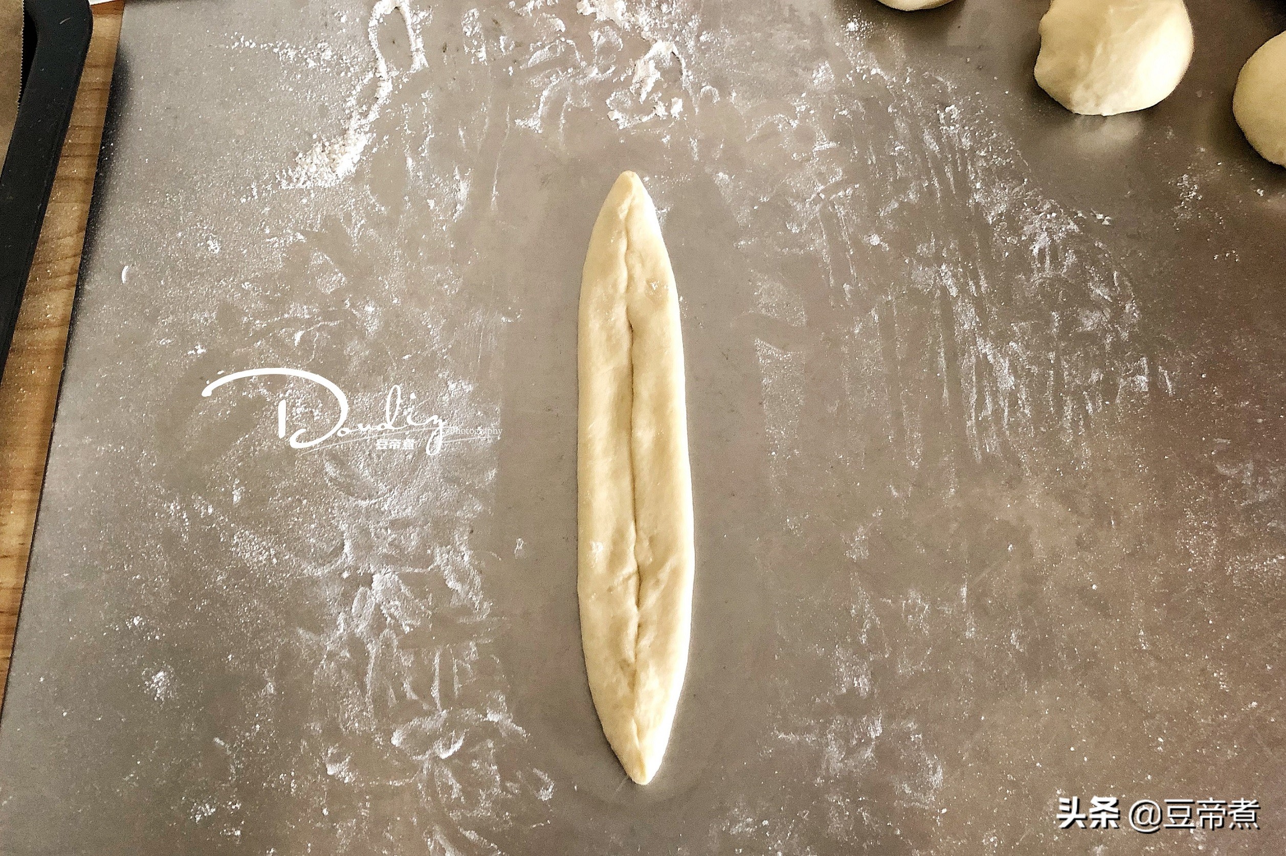 週末不閒著，動動手給小孩做點好吃的腸仔包，味香口感好，特好吃