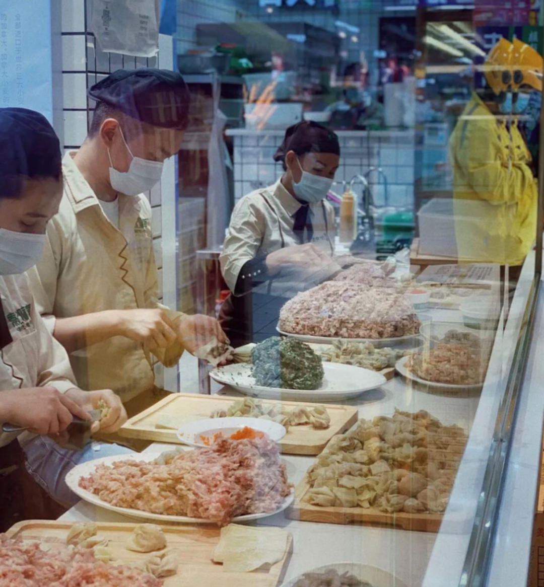 20平店卖“生饺子”天天排队，4年开出597家！“家庭餐桌”