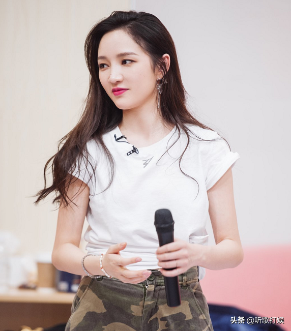 中找|要在夹缝中找！孟佳镜头太被粉丝质疑没上台她的回应尽显高情商