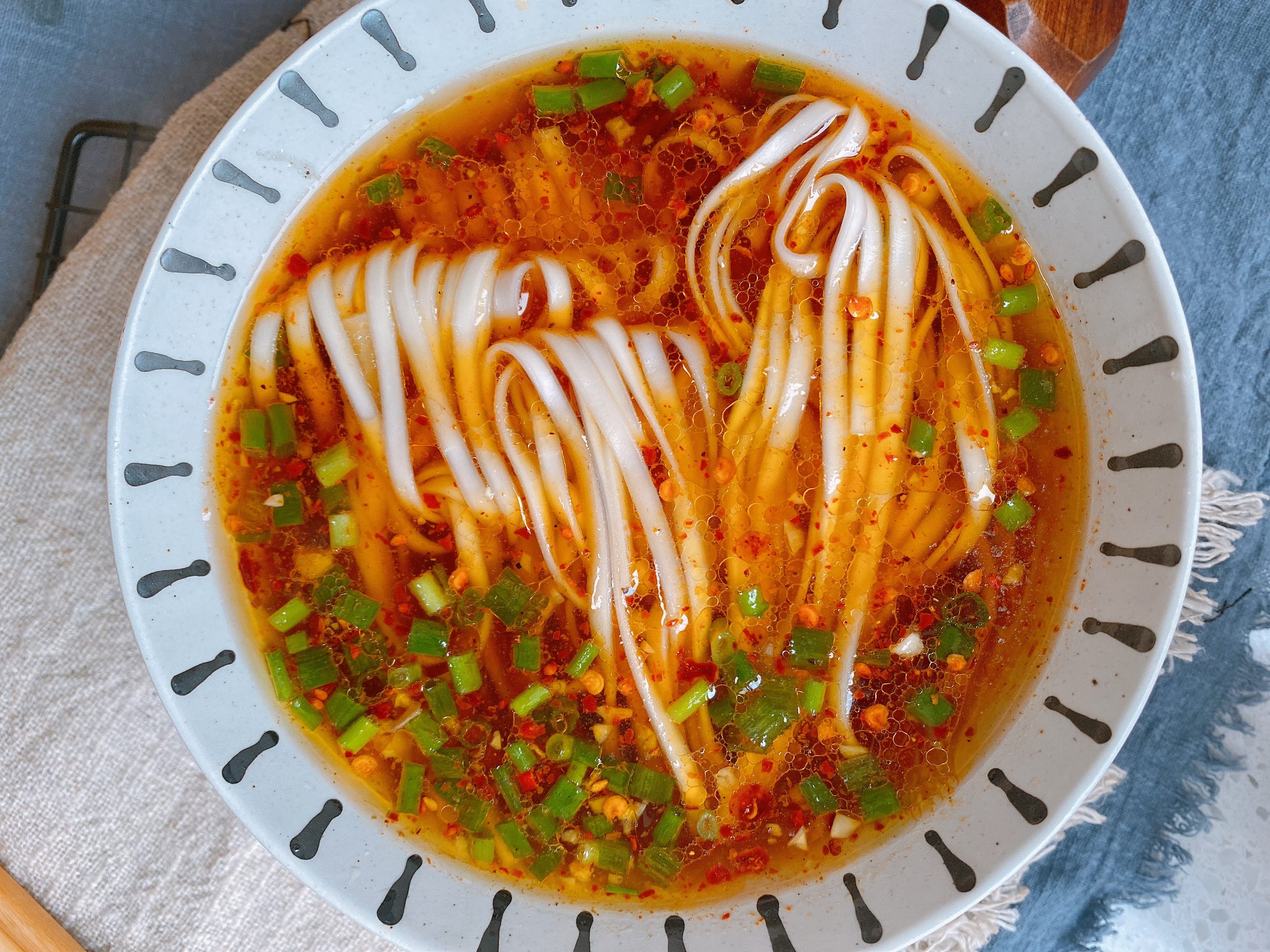 下雪天來一碗熱騰騰的湯麵，5種做法，10分鐘搞定，簡單有營養