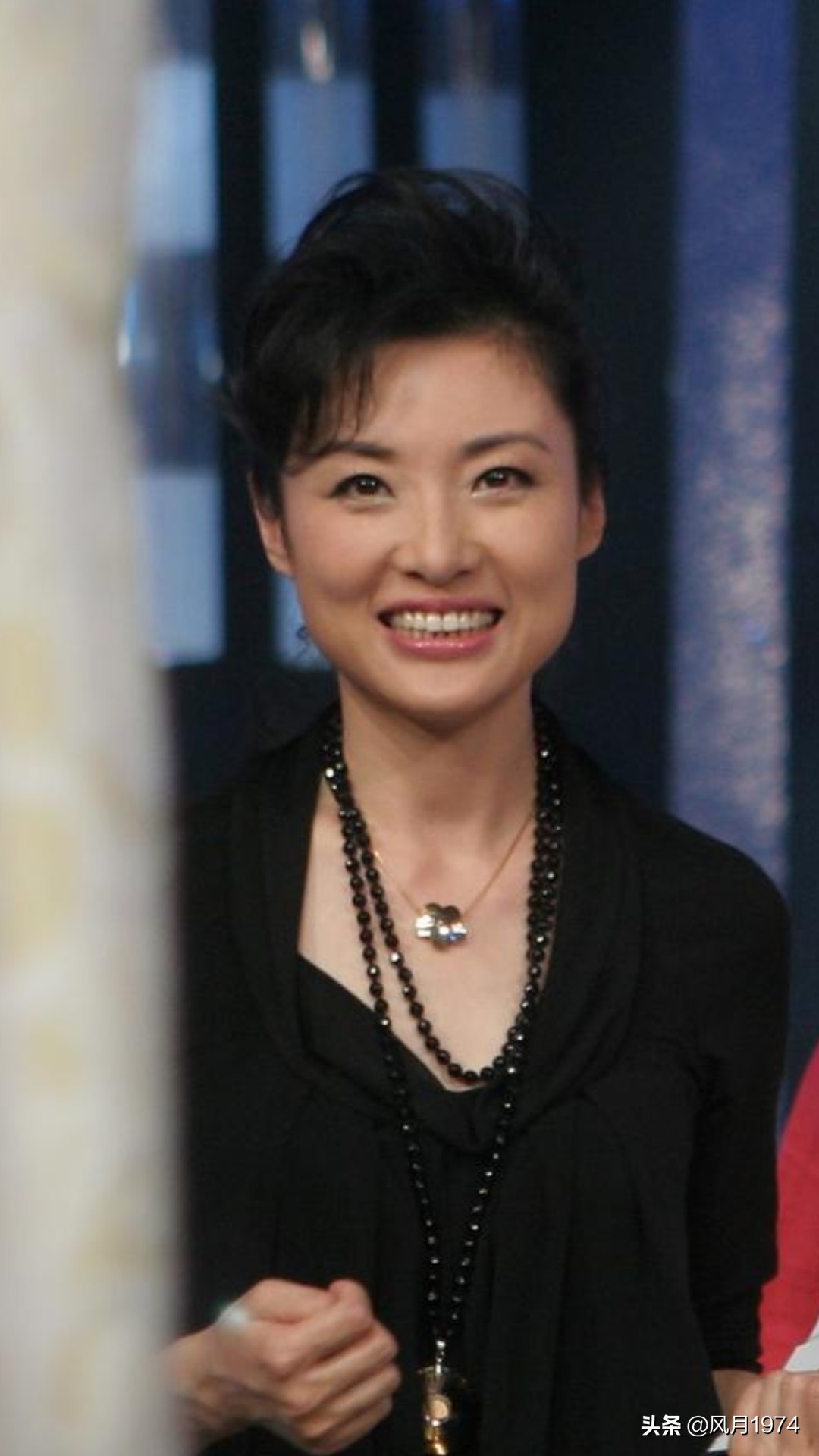 知名主持人美照一册，欣赏