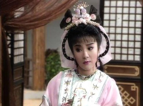 68岁女星晚年太凄凉！3千万资产被男友败光，如