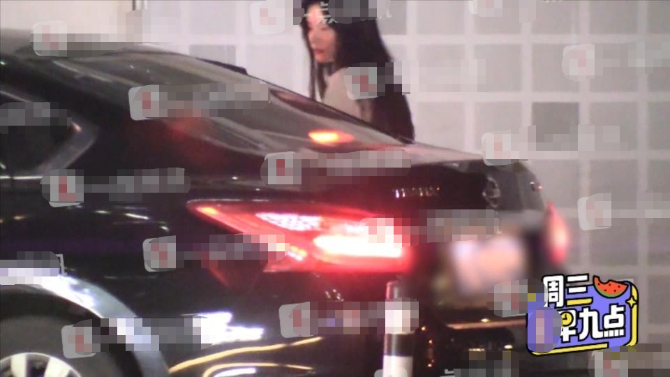 李汶翰恋情再添锤，与大六岁女方疑似同居，曾被扒情侣头像穿同款
