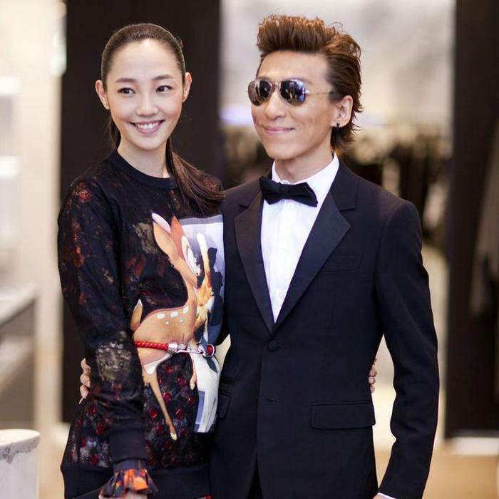 白百何真善举！长期帮扶《肿瘤君》原型父母，还替病逝女生送孝心