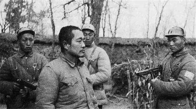 1952年，国军上将刘峙现身印尼沦为小学教员，蒋介石：别再丢人了
