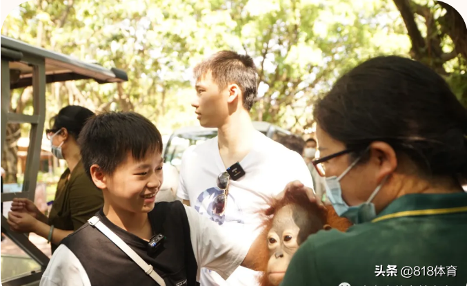 国民妹妹!全红婵包场玩遍长隆所有项目,穿国家队比赛服玩水上乐园