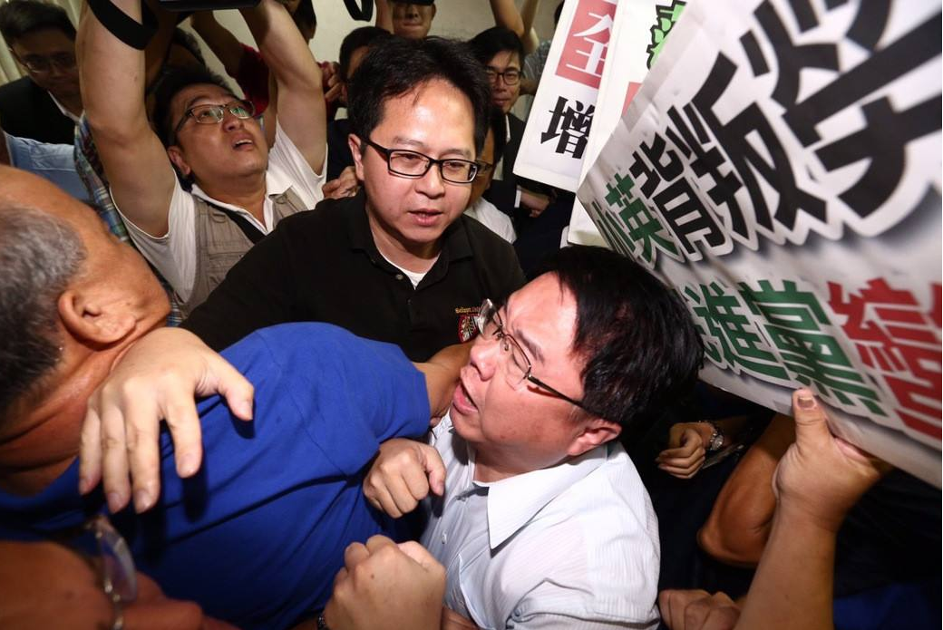 �對等�蔡英文，接軌�國際�根本不可能