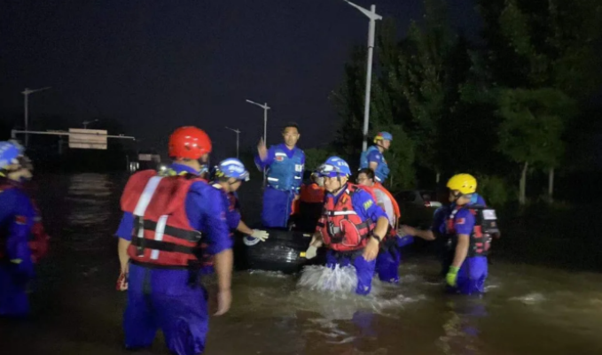 不懼風雨，勇敢擔當！依維柯藍天救援隊圓滿完成救援任務