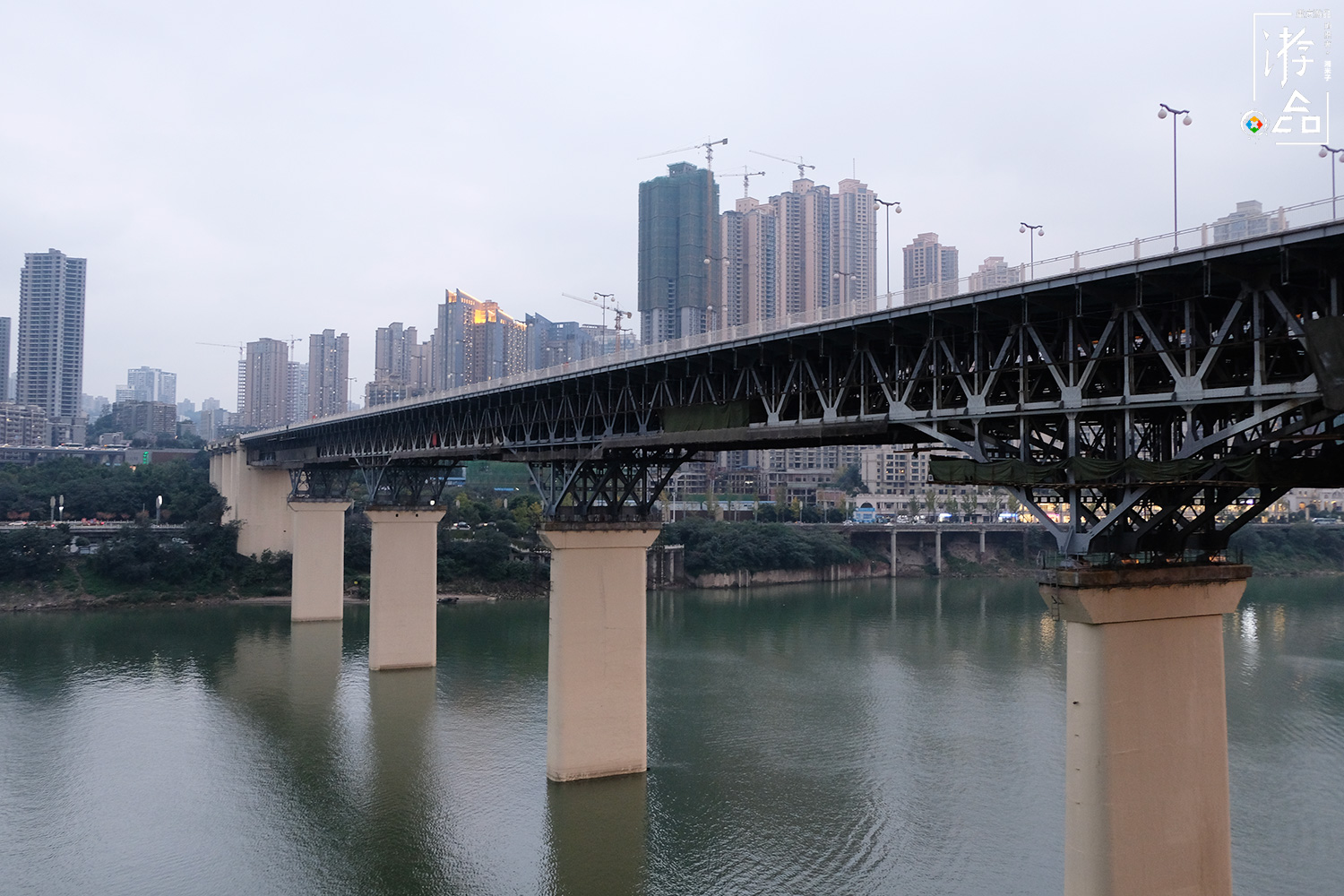 别让“川渝一家亲”成为空话，成都和重庆没有矛盾，应该共同进步