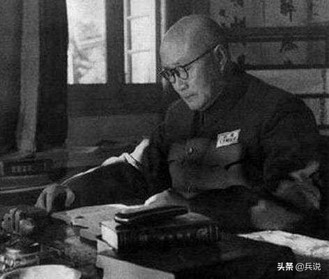 刘伯承办校，会上点名10个将领，希望来学习，其