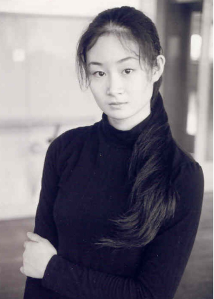還記得王小蒙的扮演者王亞彬嗎？離開(kāi)趙本山后，她一樣大殺四方