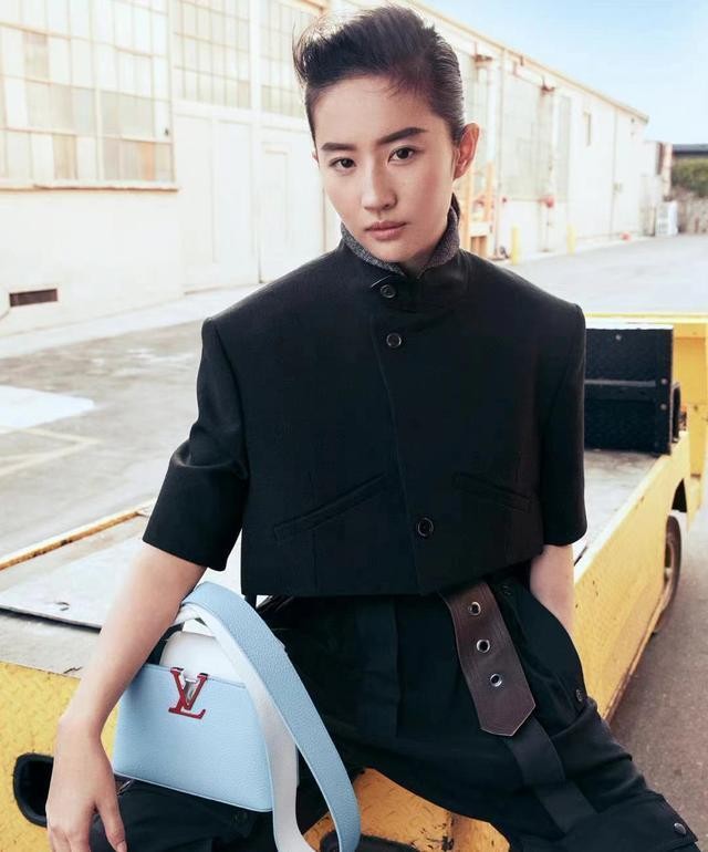 Liu Yifei newest CP is compared and introduced from the northern and western nationalities or from abroad song still raises a key point! With Chen Xiao the hand pulls a hand, 