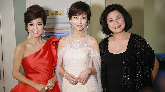 从娄艺潇到蔡明，恐怖的“硅胶脸”之下，为什