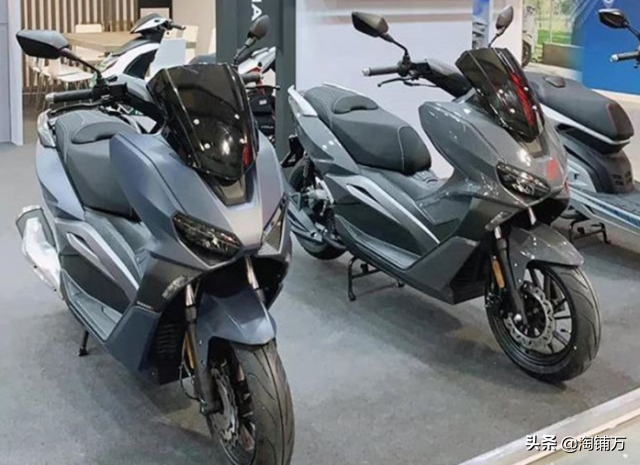 GPX 300踏板摩托出現在越南地区 这不是龙嘉VMAX300吗