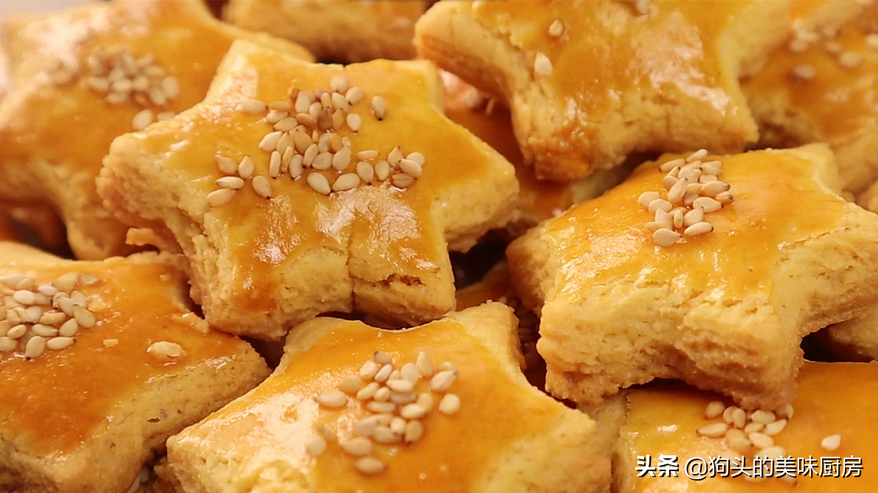 家里有面粉不要做馒头了，加点玉米面进去，蓬松酥脆，一口酥掉渣