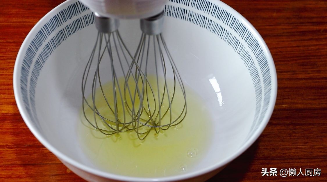 這是棉花糖的簡單做法，只需要4種食材，還可做雪花酥、牛軋糖