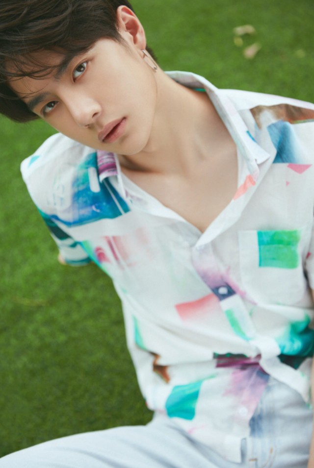 王一博为什么这么努力？是想甩掉当年被泼油漆的耻辱和给粉丝交代