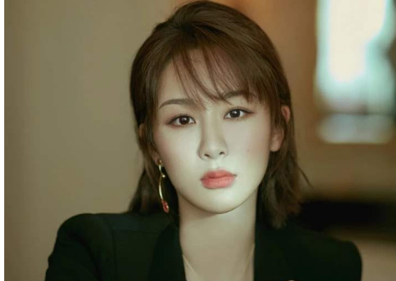 杨紫现身美容院，引得媒体猜测不断，杨紫：我只是去护肤而已啦