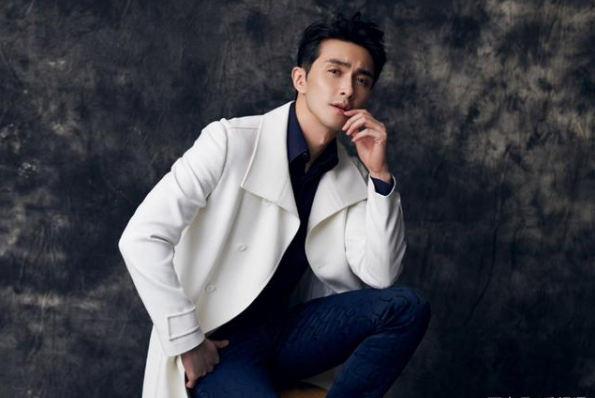 25岁\"高龄\"考入中戏，37岁大器晚成，用