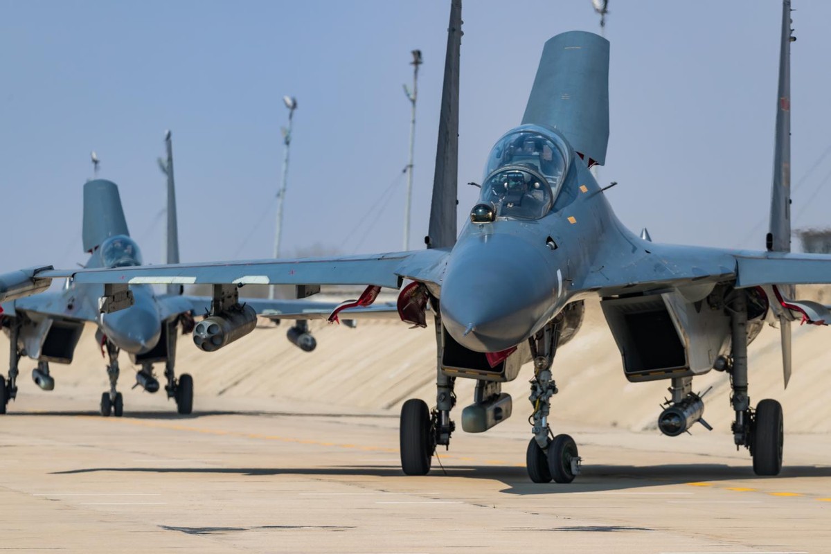 ��ýָ���й��������գ���ĸ���ӳɳ�̫�죬��������Ա����������