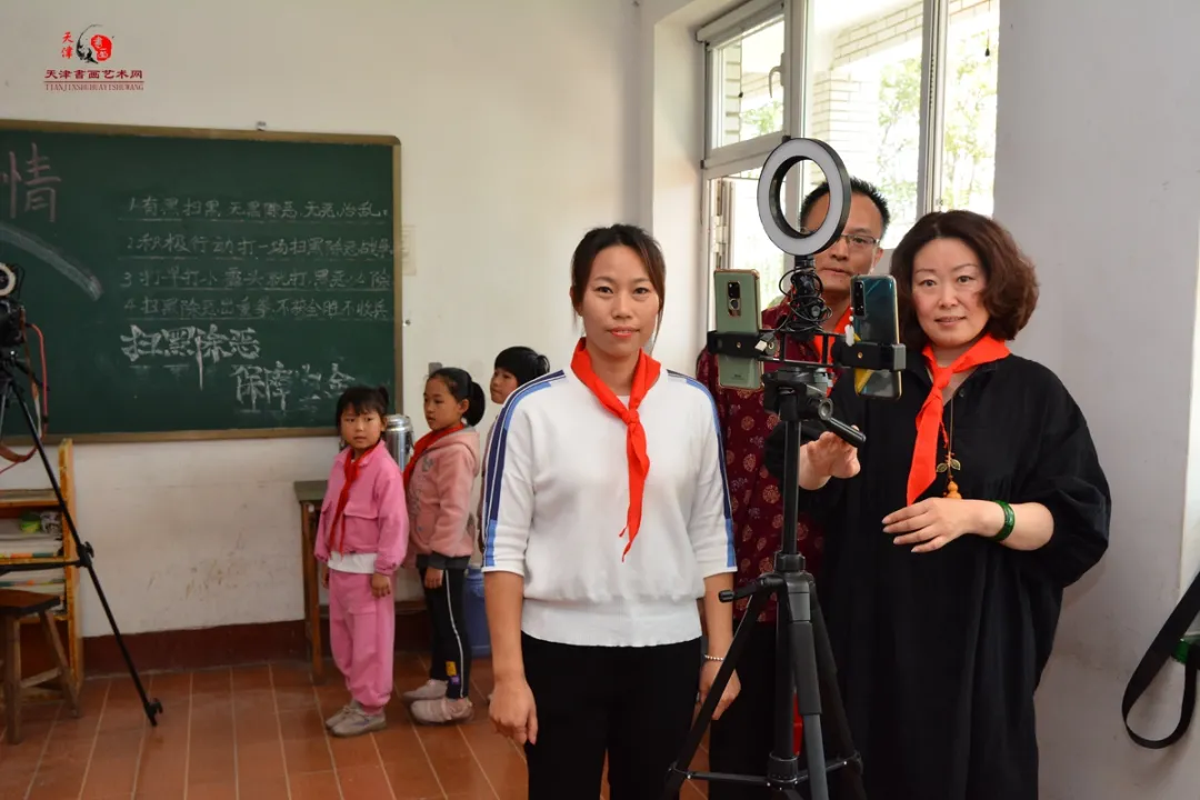 “天津书画艺术基地书画家送文化进校园”走进安次区神宇小学