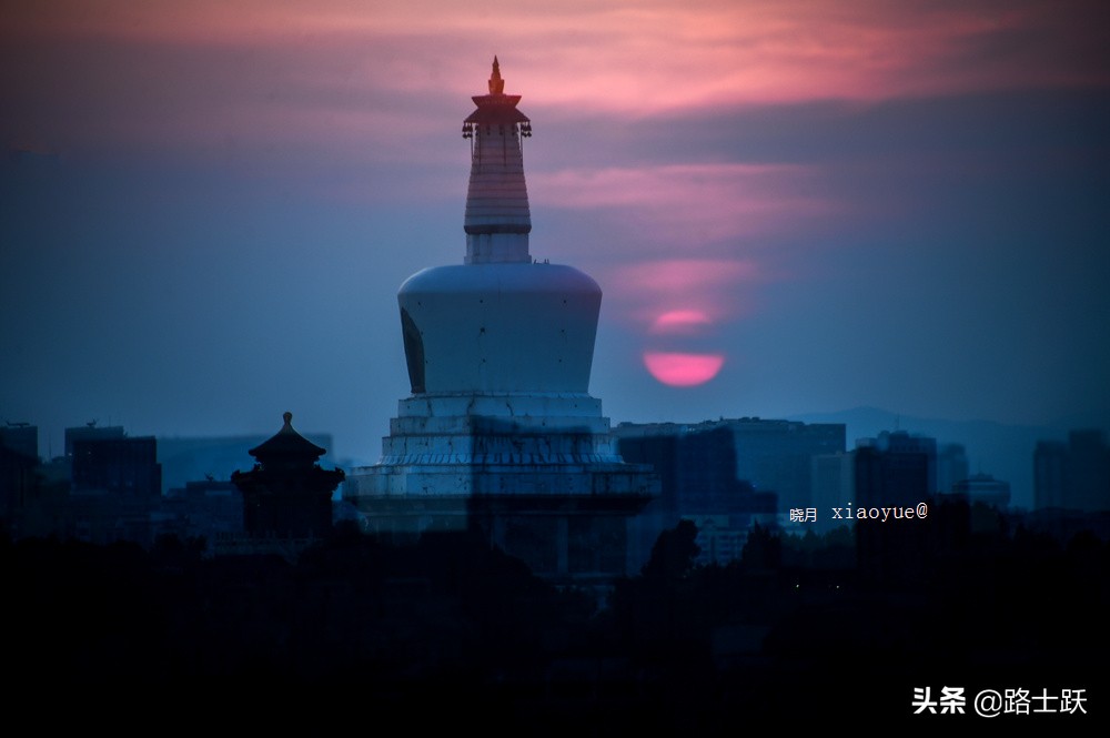 This evening Beijing sees again " life is the same as brightness "