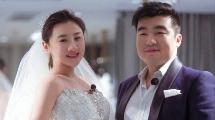 她被称为蹦床公主，退役后身材发福，但气质十