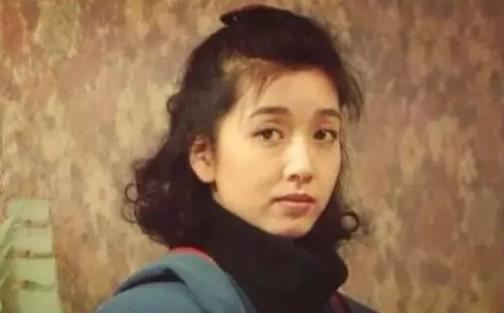 江珊离婚后远走美国，和王志文演了5次夫妻，两