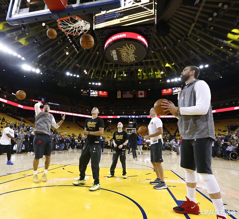 奥巴马加盟NBA成股东，猛龙签下非洲新秀，成为乌干达首位NBA球员