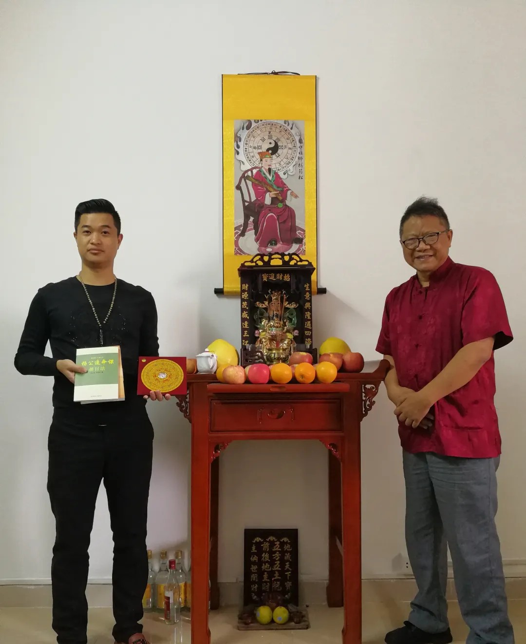 新春伊始，曾祥裕在广州为白领青年成功开办两期赣州杨公古法风水学习班