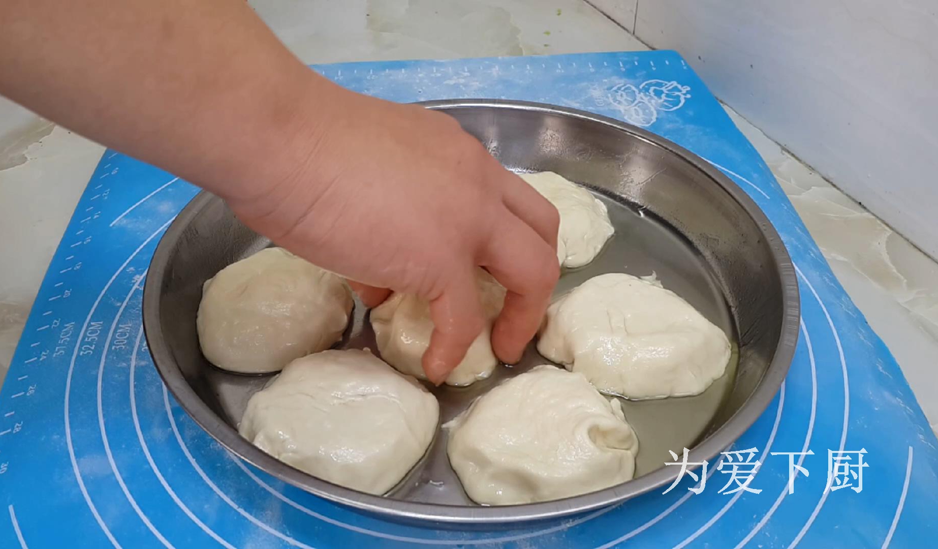 冬天白菜別燉著吃了，鍋裡烙一烙，比包子餃子還香，真的非常好吃