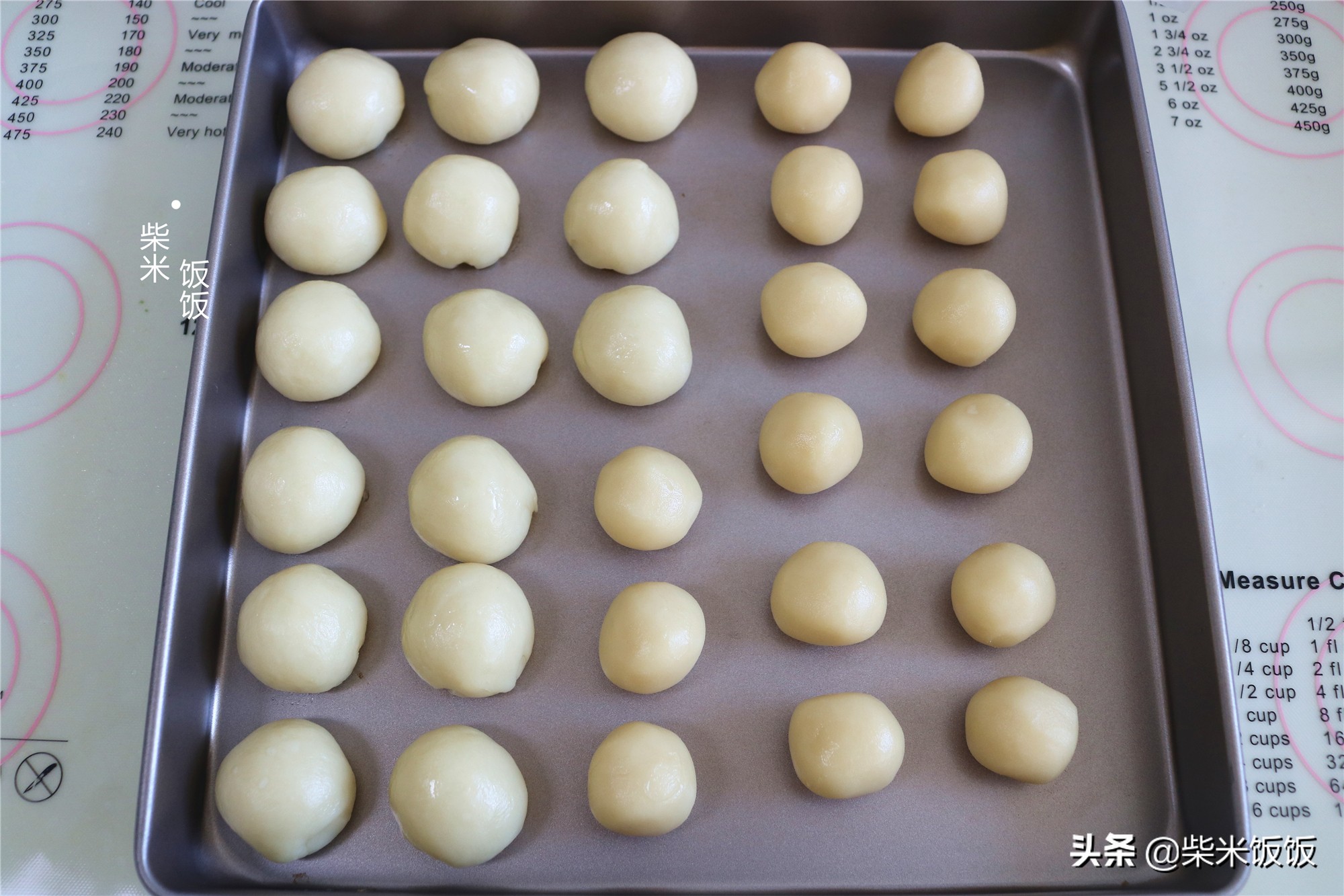 中秋节吃月饼，这个馅的太香了，香酥多层，咬一口还爆汁