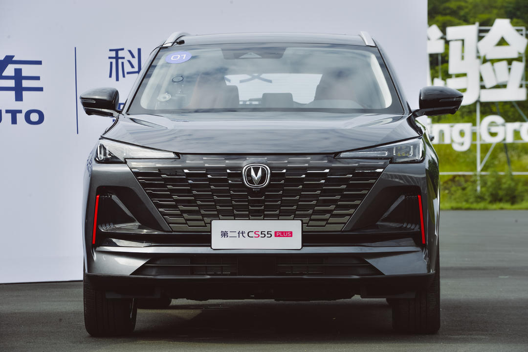 买10万元级SUV，长安CS55 PLUS要啥有啥