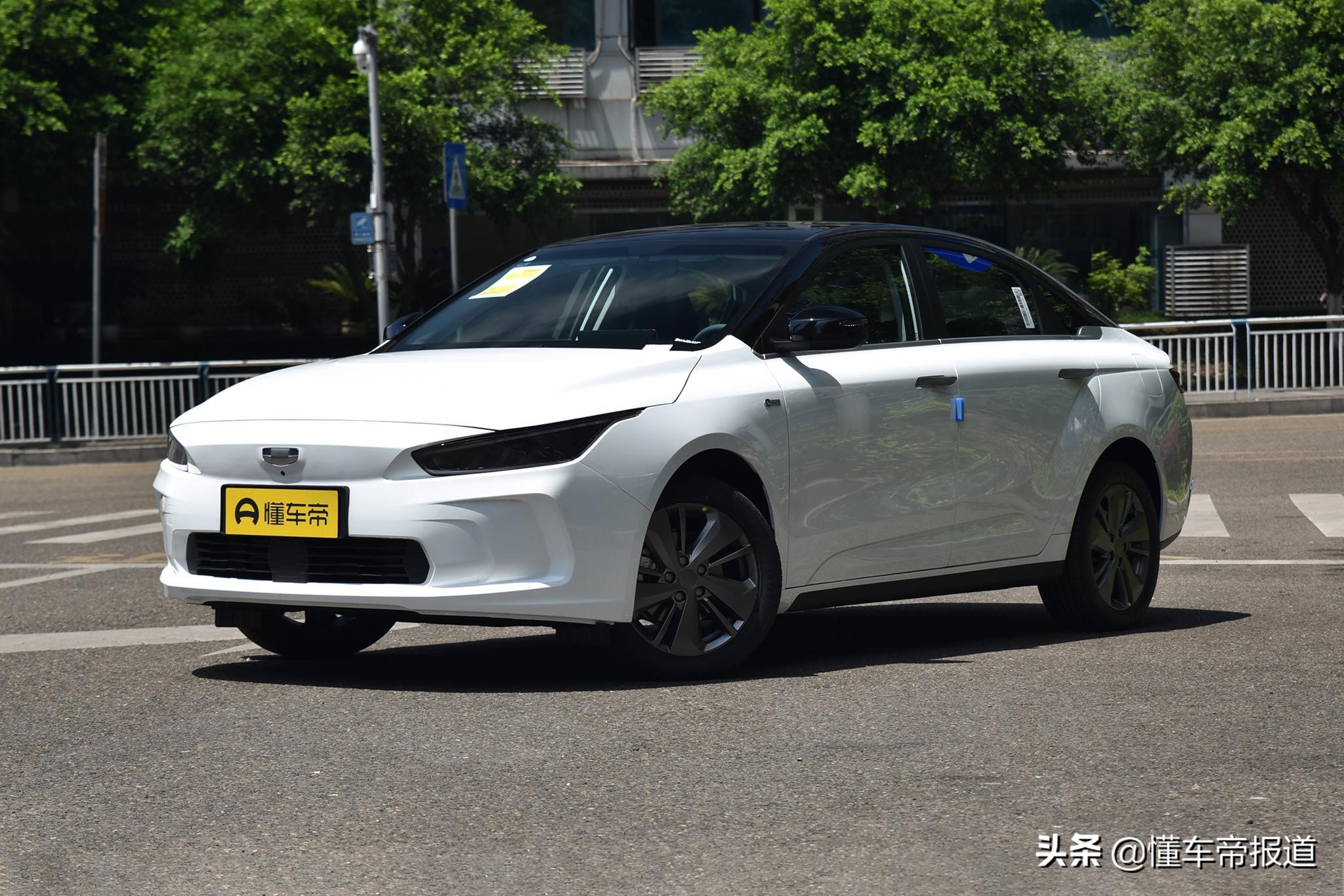 新车 | 续航365公里，20秒换电！长安新能源逸动EV460换电版交付