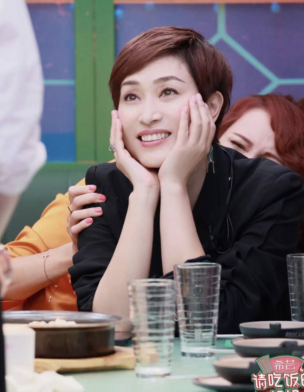 《请吃饭的姐姐》终于定档，蔡少芬与港圈三位女神成餐厅合伙人