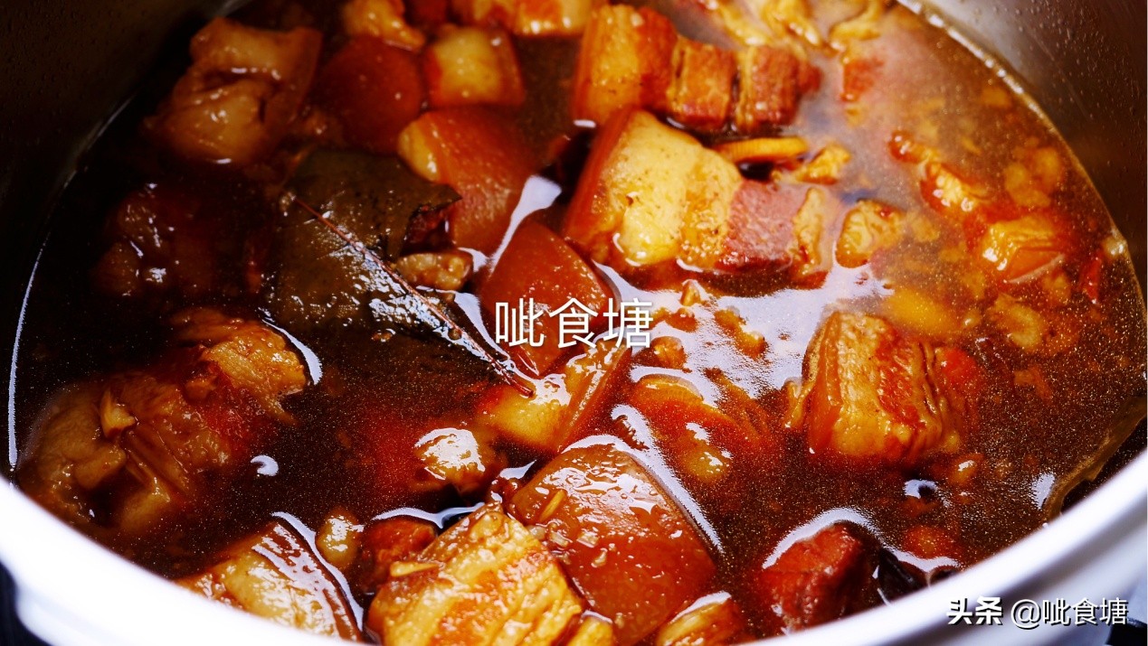 想吃肉夾饃還用點外賣？做法不難在家輕松搞定，外酥里嫩肉香四溢