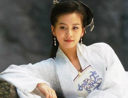 又抢女星男友？清纯玉女胡冰卿接连“翻车”，