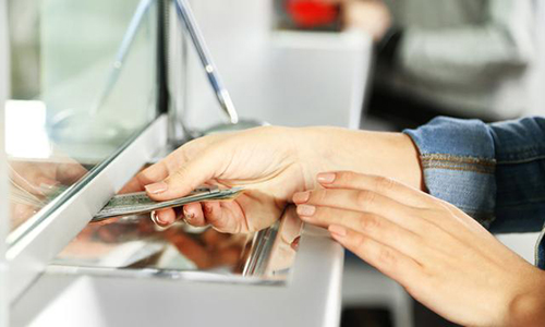 宁愿去银行排队，也不用手机APP，智能化让中老